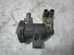 Foto de VALVULA SOLENOIDE CHRYSLER VOYAGER (RG) 2.4 CAT (147 CV / 108 KW) referencia 04669940 foto 1