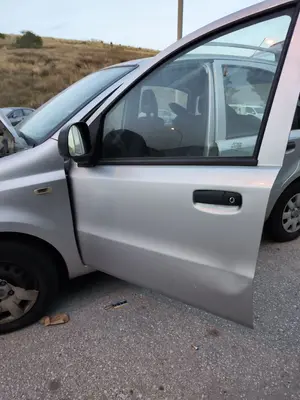 Foto de PUERTA DELANTERA IZQUIERDA FIAT II PANDA (169) 1.2 CAT (60 CV / 44 KW) foto 2
