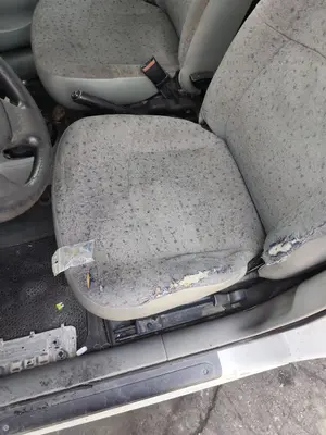 Foto de ASIENTO DELANTERO IZQUIERDO RENAULT KANGOO I (F/KC0) 1.9 dCi Diesel CAT (84 CV / 62 KW)
