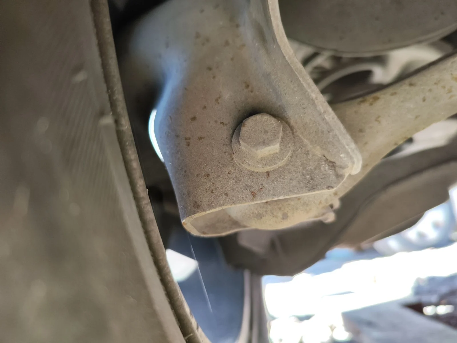 Foto de BRAZO SUSPENSION TRASERO DERECHO FORD FOCUS CABRIO (CA5) 2.0 TDCi CAT (136 CV / 100 KW) referencia 1548460