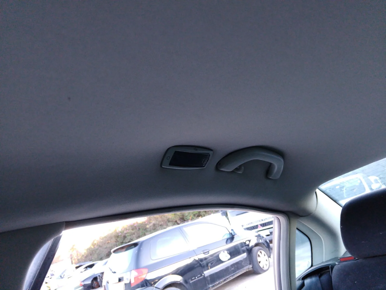 Foto de ASIDERO TECHO TRASERO DERECHO VOLKSWAGEN PASSAT BERLINA (3B3) 1.9 TDI (131 CV / 96 KW) referencia 3B0857608B FKZ
