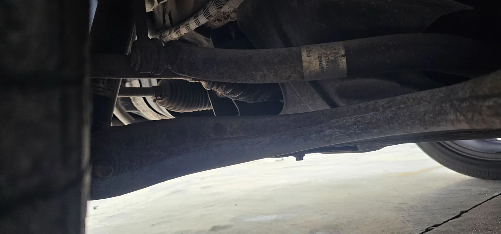 Foto de BRAZO SUSPENSION DELANTERO IZQUIERDO LAND ROVER RANGE ROVER SPORT 3.6 TD V8 (272 CV / 200 KW) referencia LR063688