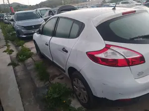 Foto de PUENTE TRASERO RENAULT MEGANE III BERLINA 5P 1.6 16V CAT (101 CV / 74 KW) referencia 555019103R