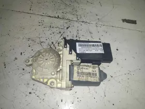 Foto de MOTOR ELEVALUNAS DELANTERO IZQUIERDO SEAT LEON (1M1) 1.9 TDI (131 CV / 96 KW) referencia 1C1959801A