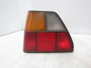 Foto de PILOTO TRASERO IZQUIERDO VOLKSWAGEN GOLF II (191/193) 1.8 16V (KR) (139 CV / 102 KW) referencia 191945257