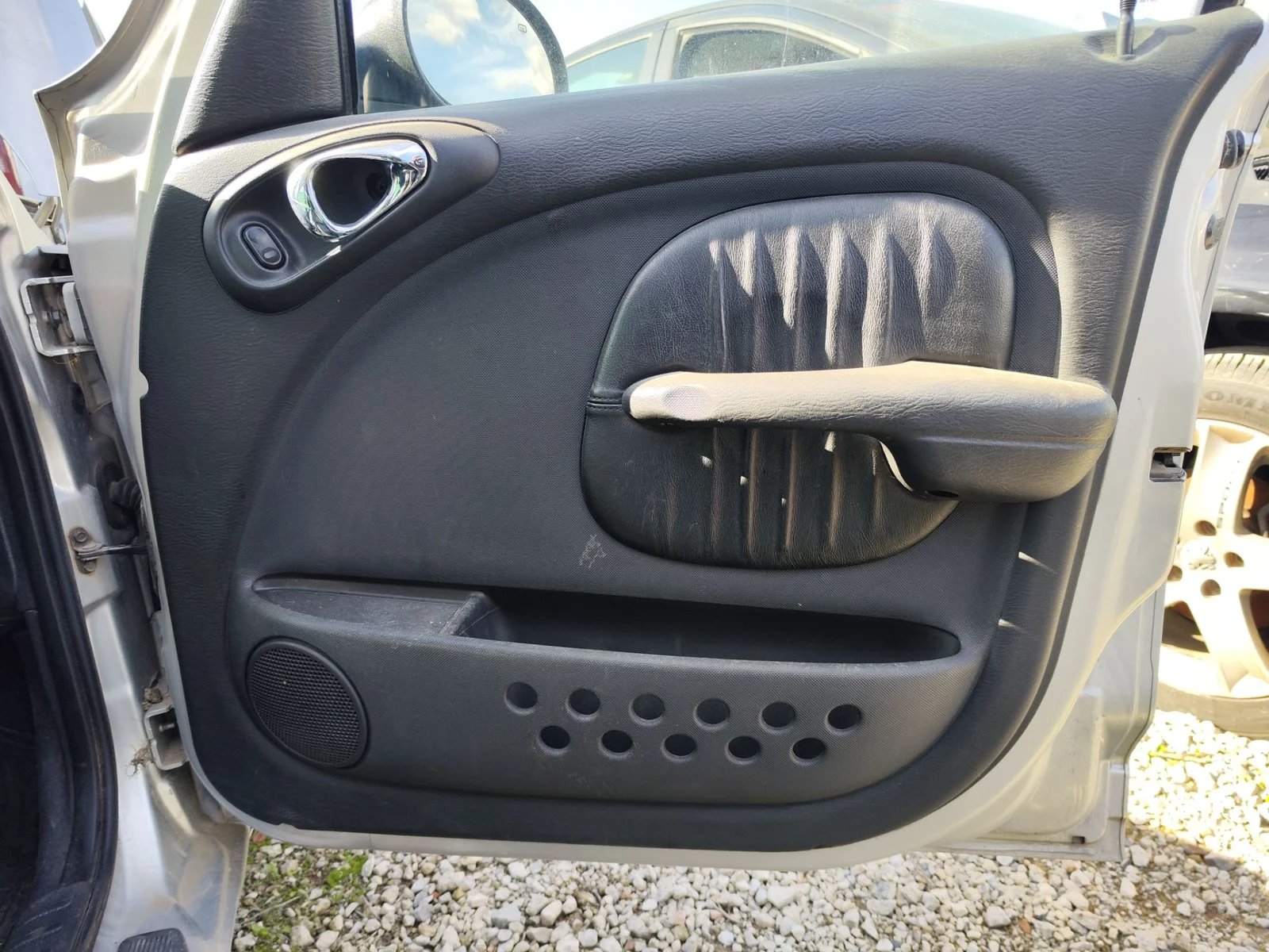 Foto de GUARNECIDO PUERTA DELANTERA DERECHA CHRYSLER PT CRUISER 2.2 CRD CAT (121 CV / 89 KW) referencia 1GB62XDVAA
