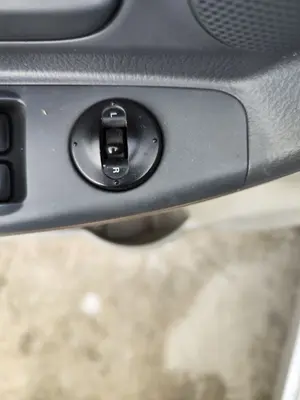 Foto de MANDO RETROVISOR KIA CERATO (LD) 1.5 CRDi (102 CV / 75 KW) referencia 601W0291
