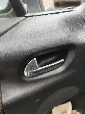 Foto de MANETA INTERIOR DELANTERA IZQUIERDA PEUGEOT 207 1.4 16V CAT (KFU / ET3J4) (88 CV / 65 KW) referencia 9143L9