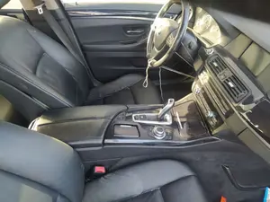 Foto de APOYABRAZOS CENTRAL BMW SERIE 5 TOURING (F11) 2.0 Turbodiesel (184 CV / 135 KW)