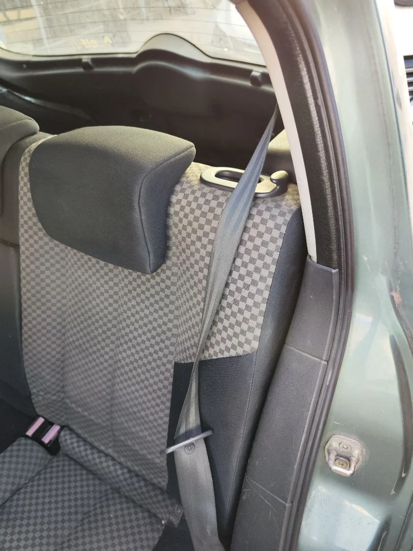 Foto de CINTURON SEGURIDAD TRASERO IZQUIERDO RENAULT MEGANE II BERLINA 5P 1.5 dCi Diesel (101 CV / 74 KW)