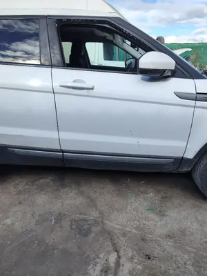 Foto de PUERTA DELANTERA DERECHA LAND ROVER RANGE ROVER EVOQUE 2.0 Td4 CAT (150 CV / 110 KW) referencia LR028552