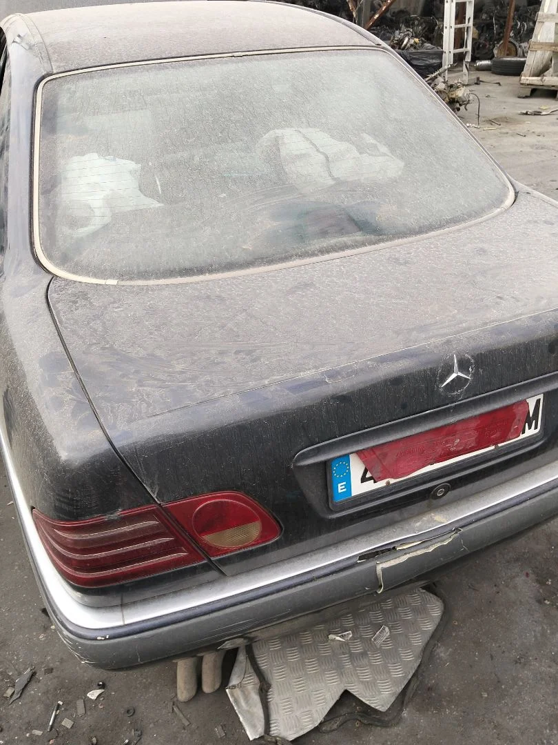 Foto de PORTON TRASERO MERCEDES-BENZ CLASE E (BM 210) BERLINA referencia A210750007528