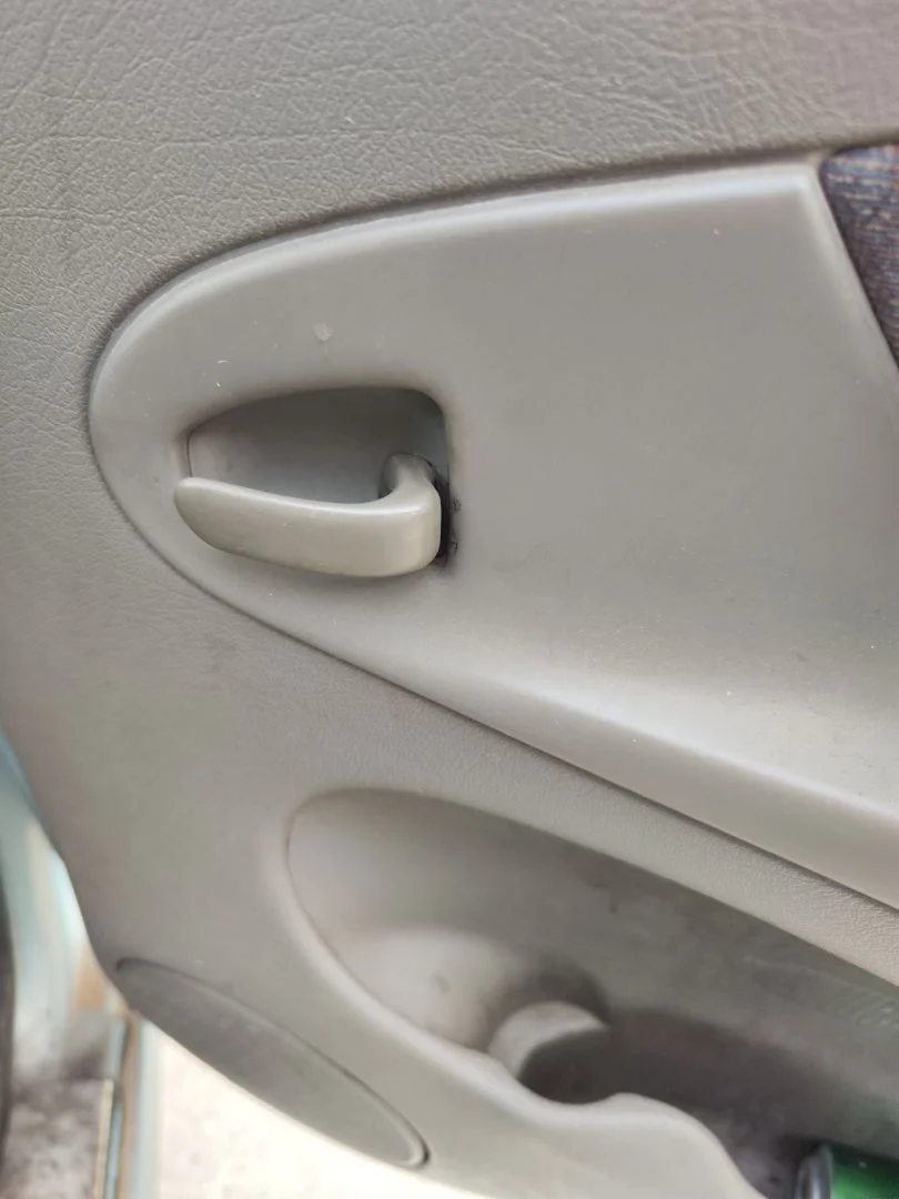 Foto de MANETA INTERIOR DELANTERA DERECHA CITROEN XSARA PICASSO 2.0 HDi CAT (RHY / DW10TD) (90 CV / 66 KW) referencia 9320C6