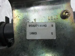 Foto de MOTOR CIERRE CENTRALIZADO DELANTERO DERECHO CHRYSLER PT CRUISER 2.0 16V CAT (141 CV / 104 KW) referencia 04894069AB foto 4