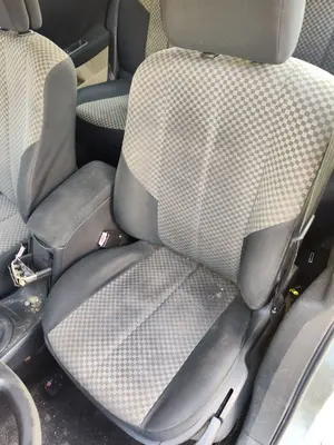 Foto de ASIENTO DELANTERO IZQUIERDO RENAULT MEGANE II BERLINA 5P 1.5 dCi Diesel (101 CV / 74 KW)