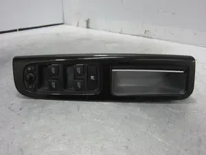 Foto de MANDO ELEVALUNAS DELANTERO IZQUIERDO VOLVO V50 FAMILIAR 1.6 Diesel CAT (110 CV / 81 KW) referencia 30710787