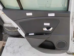 Foto de GUARNECIDO PUERTA TRASERA IZQUIERDA RENAULT MEGANE III BERLINA 5P 1.2 TCE (132 CV / 97 KW)