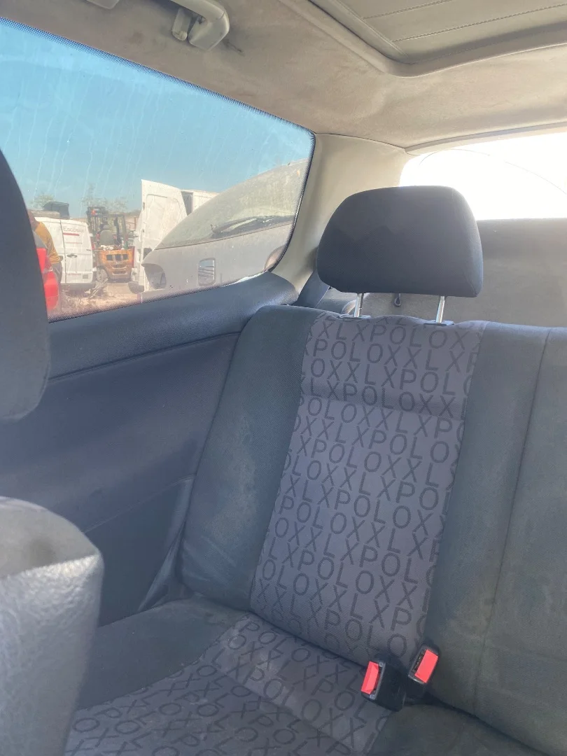 Foto de CINTURON SEGURIDAD TRASERO IZQUIERDO VOLKSWAGEN POLO III (6N1) 1.4 (60 CV / 44 KW)