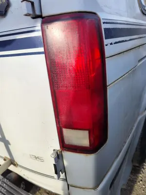 Foto de PILOTO TRASERO DERECHO CHEVROLET ASTRO VAN 4.3 V6 CAT (189 CV / 139 KW)