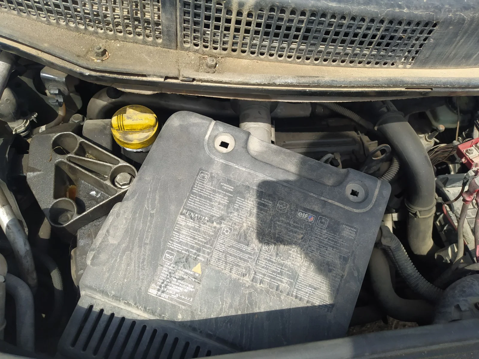 Foto de CAJA FILTRO AIRE RENAULT SCENIC II (JM) 1.5 dCi Diesel (101 CV / 74 KW) referencia 8200369798