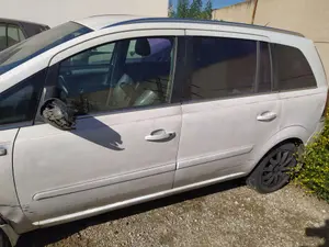 Foto de MANETA EXTERIOR DELANTERA IZQUIERDA OPEL ZAFIRA B 1.9 CDTI (120 CV / 88 KW) referencia 13142770