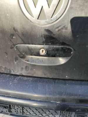 Foto de MANETA EXTERIOR MALETERO / PORTON VOLKSWAGEN POLO IV (9N3) 1.9 TDI (101 CV / 74 KW)