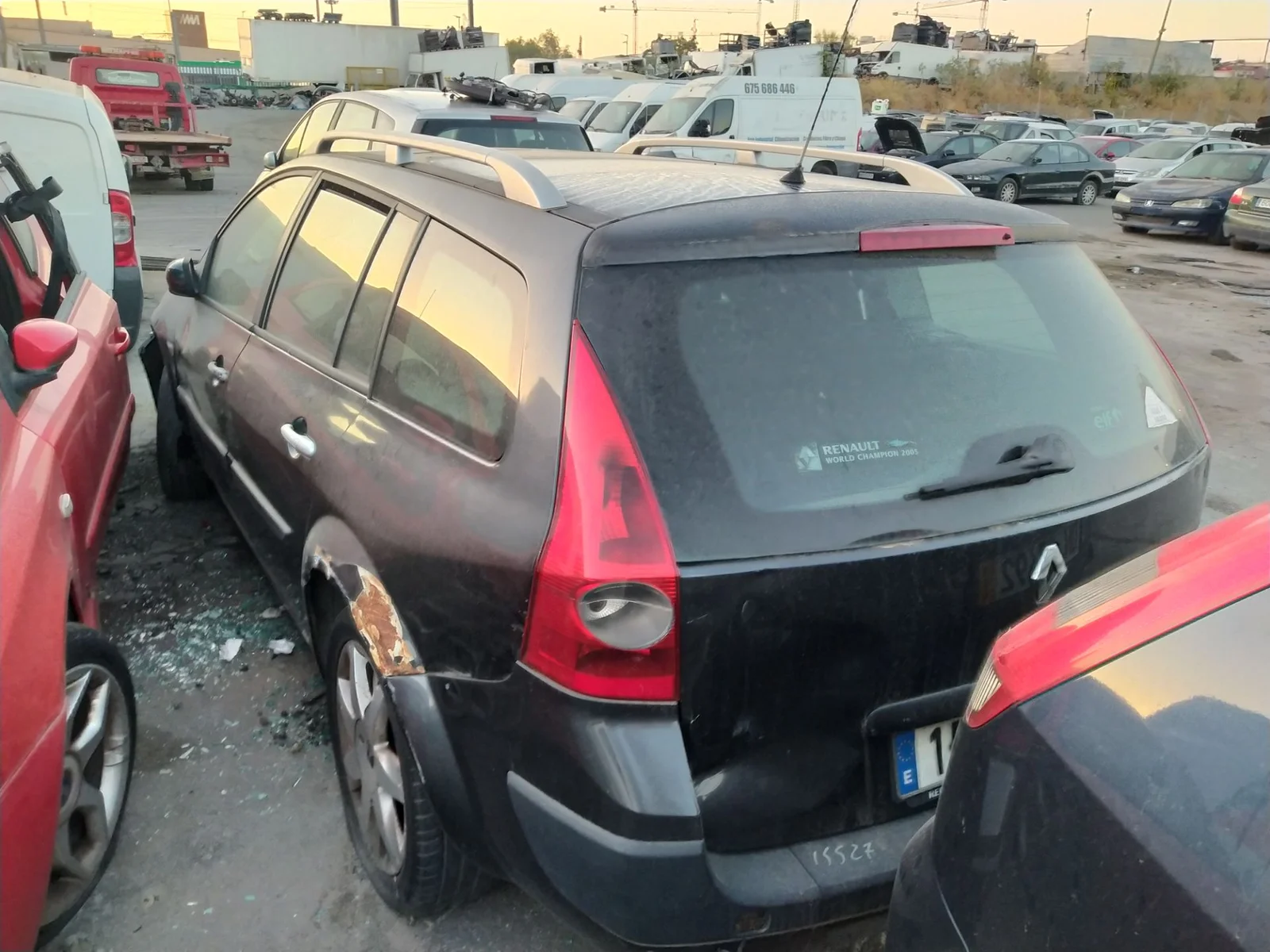 Foto de PARAGOLPES TRASERO RENAULT MEGANE II GRANDTOUR 1.9 dCi Diesel FAP (131 CV / 96 KW) referencia 850103870R