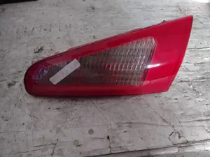 Foto de PILOTO TRASERO DERECHO INTERIOR ALFA ROMEO 147 (190) 1.6 16V CAT (105 CV / 77 KW) referencia 0337000