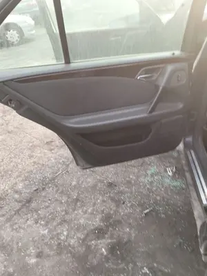 Foto de GUARNECIDO PUERTA TRASERA IZQUIERDA MERCEDES-BENZ CLASE E (BM 210) BERLINA referencia A2107300570 FKZ