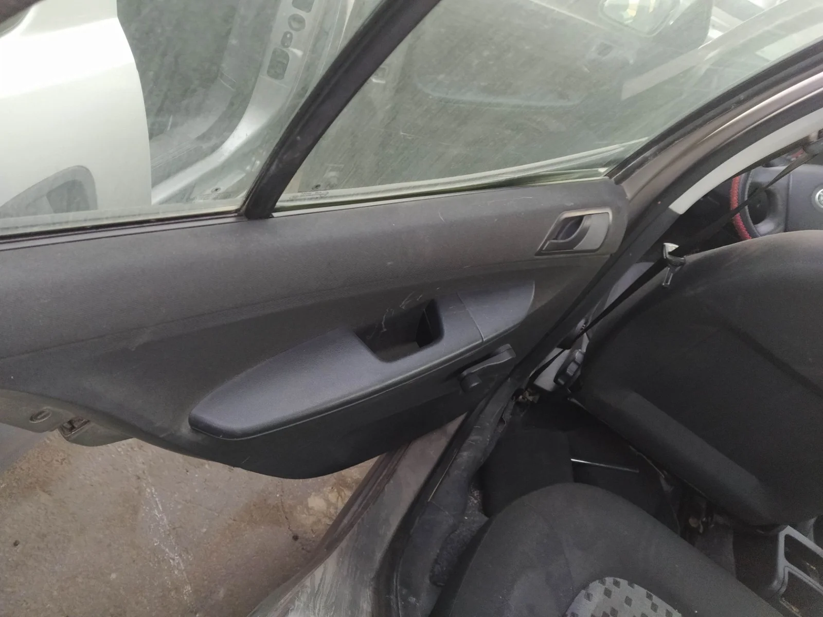 Foto de GUARNECIDO PUERTA TRASERA IZQUIERDA SKODA FABIA (6Y2/6Y3) 1.4 TDI (69 CV / 51 KW) referencia 6Y6867211AQFKZ