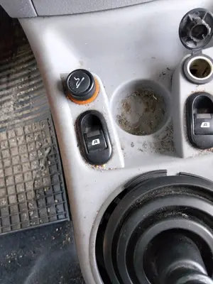 Foto de MANDO ELEVALUNAS DELANTERO IZQUIERDO CITROEN C3