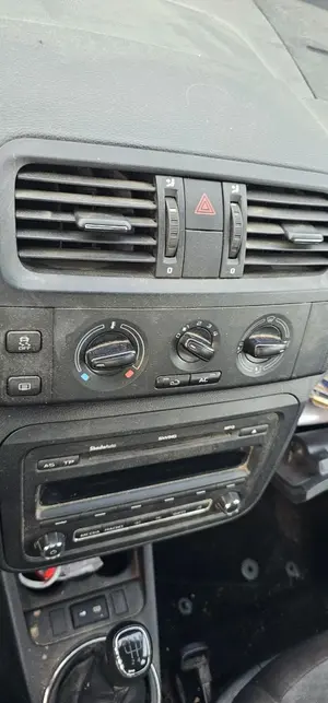 Foto de WARNING SKODA FABIA (5J2) 1.2  (60 CV / 44 KW)
