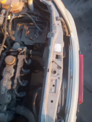 Foto de PANEL FRONTAL OPEL ASTRA G BERLINA 1.6 CAT (Z 16 SE / L55) (84 CV / 62 KW)