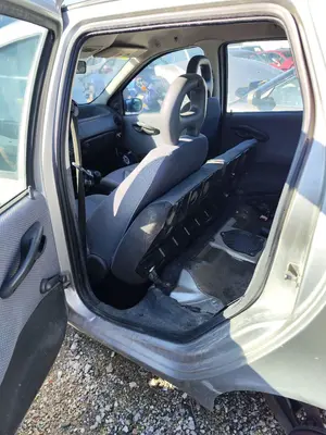 Foto de GOMAS CONTORNO PUERTA FIAT II PUNTO (188) BERLINA 1.3 JTD CAT (69 CV / 51 KW)
