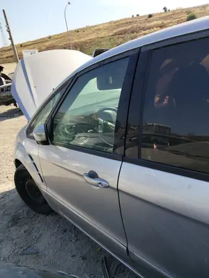 Foto de PUERTA DELANTERA IZQUIERDA FORD S-MAX (CA1) 2.0 TDCi CAT (131 CV / 96 KW) referencia 1727507