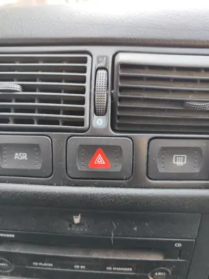 Foto de WARNING VOLKSWAGEN GOLF IV BERLINA (1J1)(10.1997) 1.9 TDI (131 CV / 96 KW)