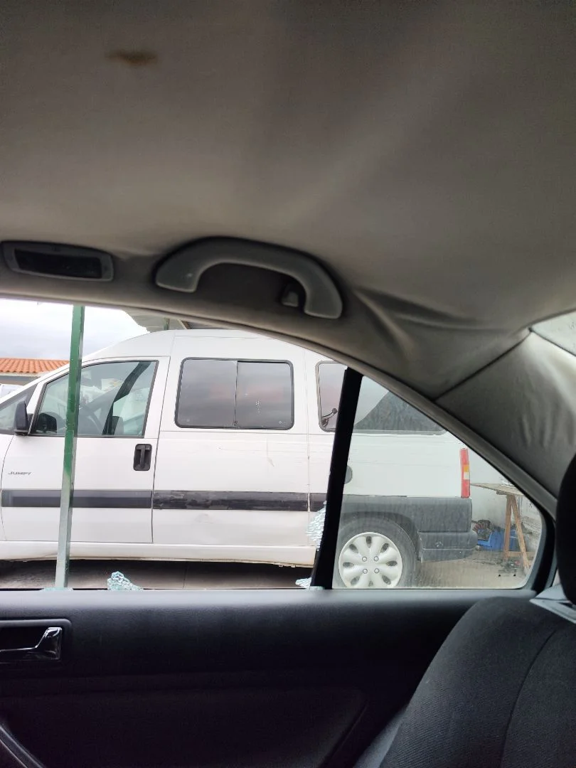 Foto de ASIDERO TECHO TRASERO DERECHO VOLKSWAGEN BORA BERLINA (1J2)(1998) 1.9 TDI (110 CV / 81 KW) referencia 6N0857607ADFKZ
