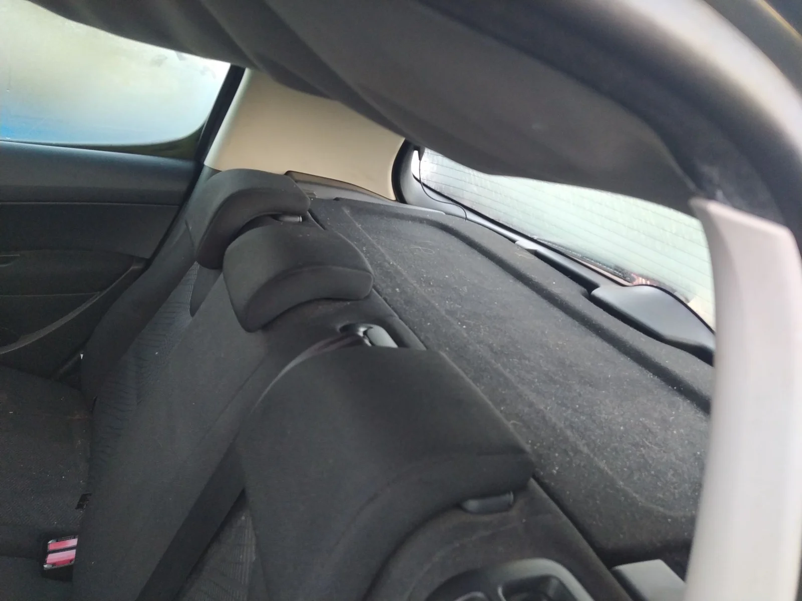 Foto de ASIDERO TECHO TRASERO IZQUIERDO PEUGEOT 308 1.6 16V HDi (90 CV / 66 KW) referencia 9128AA