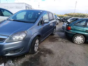 Foto de EJE DELANTERO / CUNA MOTOR OPEL ZAFIRA B 1.7 16V CDTI (110 CV / 81 KW)