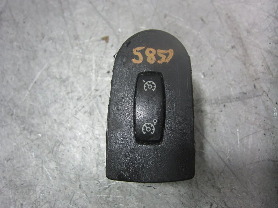 Foto de INTERRUPTOR RENAULT CLIO III 1.2 (75 CV / 55 KW) referencia 8200829519