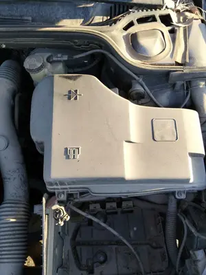 Foto de CAJA PRECALENTAMIENTO PEUGEOT 407 1.6 HDi FAP CAT (9HZ / DV6TED4) (109 CV / 80 KW)