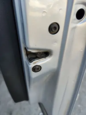 Foto de CERRADURA PUERTA DELANTERA DERECHA VOLKSWAGEN GOLF IV BERLINA (1J1)(10.1997) 1.9 TDI (131 CV / 96 KW) referencia 6X1837014C