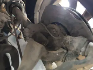 Foto de MANGUETA DELANTERA IZQUIERDA BMW SERIE 1 BERLINA (E81/E87) 2.0 16V Diesel CAT (122 CV / 90 KW) referencia 31216793924