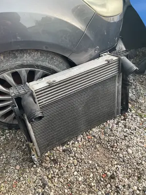 Foto de INTERCOOLER BMW SERIE 1 BERLINA (E81/E87) 2.0 Turbodiesel CAT (143 CV / 105 KW) referencia 17517524916