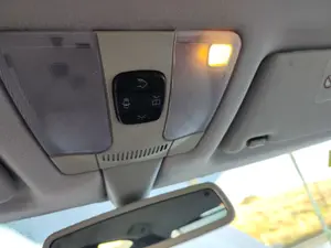 Foto de LUZ INTERIOR MERCEDES-BENZ CLASE E (BM 210) BERLINA 3.0 Turbodiesel CAT (177 CV / 130 KW) referencia A2088207701 1A26