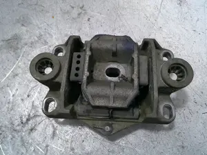 Foto de SOPORTE MOTOR IZQUIERDO FORD MONDEO BERLINA (GE) 2.0 16V DI TD CAT (116 CV / 85 KW) referencia 1S717M122