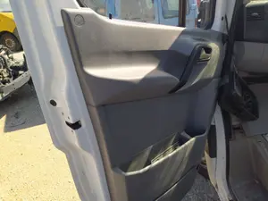 Foto de MANETA INTERIOR DELANTERA IZQUIERDA MERCEDES-BENZ SPRINTER II CAMIÓN DOKA 2.1 CDI CAT (129 CV / 95 KW)
