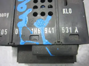 Foto de MANDO LUCES VOLKSWAGEN GOLF III (1H1)(11.1991) 1.8 (75 CV / 55 KW) referencia 1H6941531A foto 4