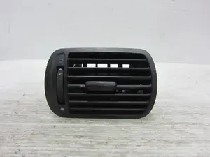 Foto de REJILLA AIREADORA AUDI A3 (8L) 1.9 TDI (110 CV / 81 KW) referencia 8L0820901