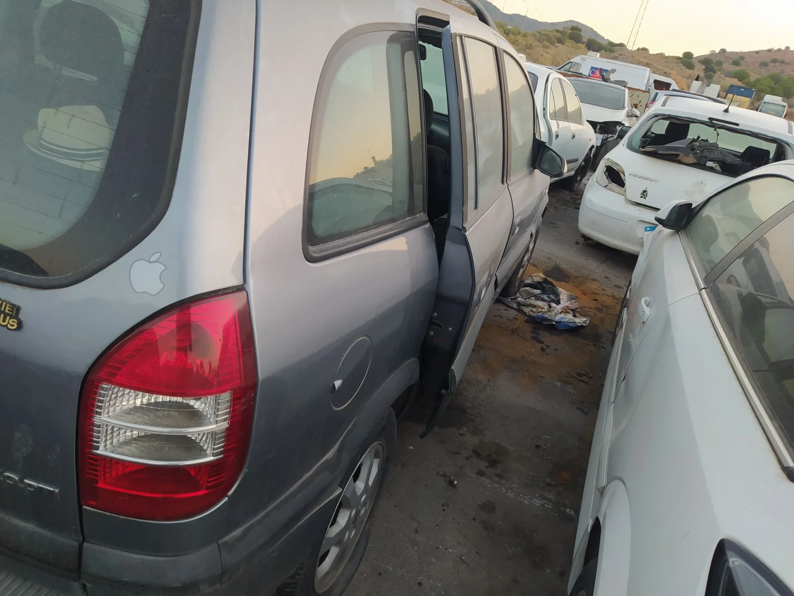 Foto de PUENTE TRASERO OPEL ZAFIRA A 2.0 DTI (101 CV / 74 KW) referencia 93174569